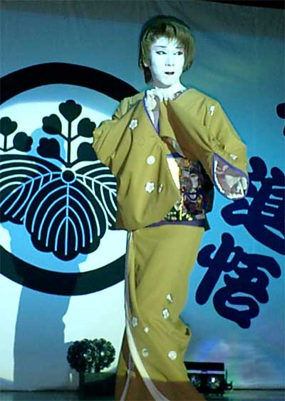 友也座長、夜の部舞踏ショー